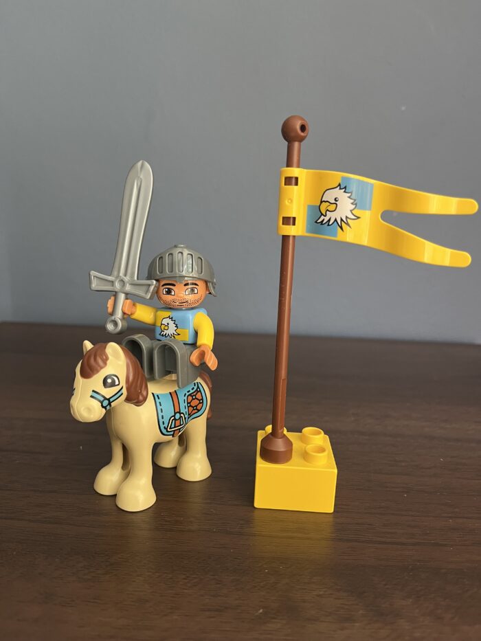 Kind blij met tweedehands LEGO en Duplo